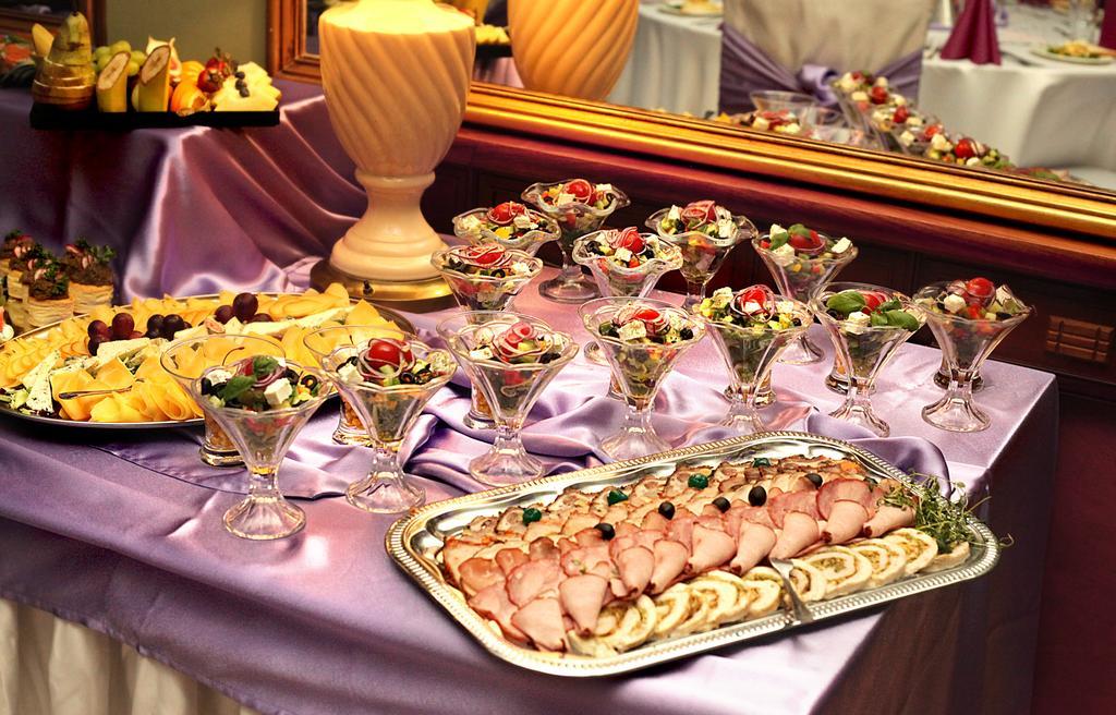 Hotel Sportwerk Tyniec Maly Ngoại thất bức ảnh