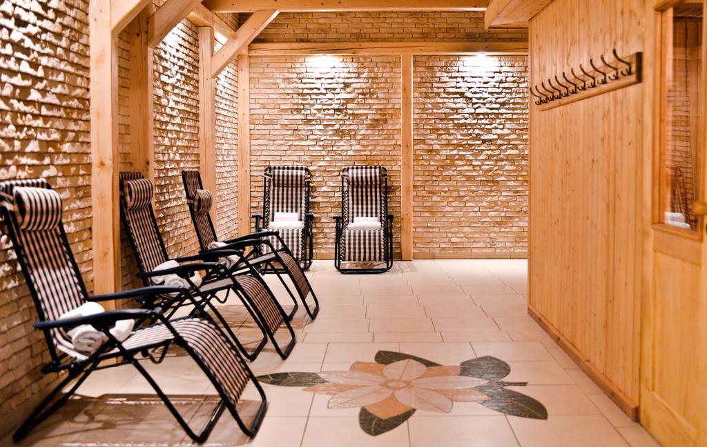 Hotel Sportwerk Tyniec Maly Ngoại thất bức ảnh