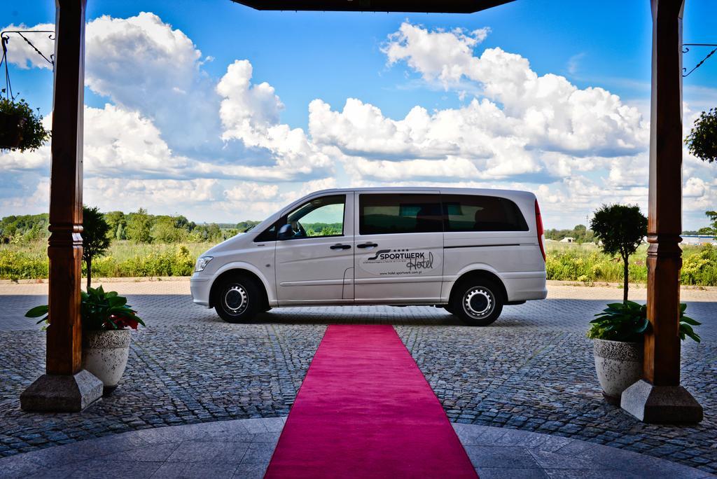 Hotel Sportwerk Tyniec Maly Ngoại thất bức ảnh