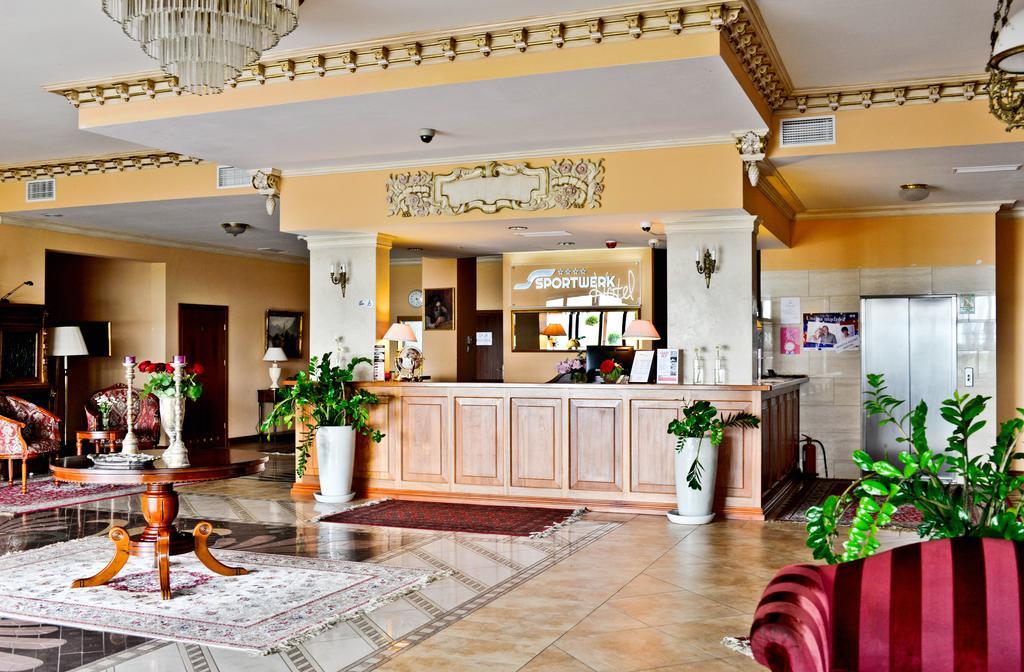 Hotel Sportwerk Tyniec Maly Ngoại thất bức ảnh